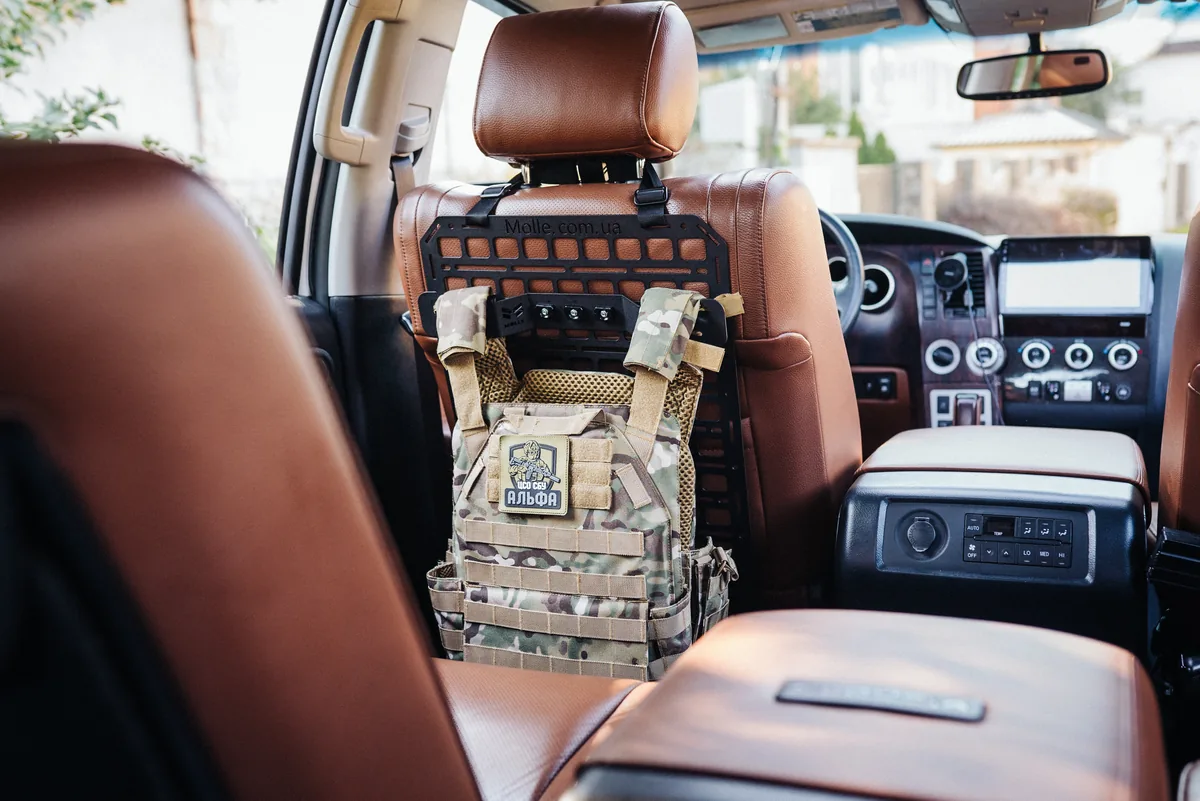 БРОНІК з Alpha Hangers Toyota